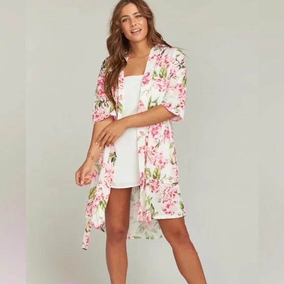 Show Me Your MuMu Floral Kimono Robe One Size Pink White Cottage Garden Blooms - Picture 2 of 10